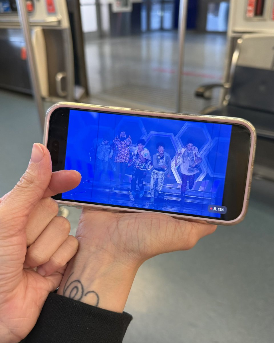 bella ㅎㅅㅎ ྀིྀིྀིྀིྀི SEEING SHINEE tweet media
