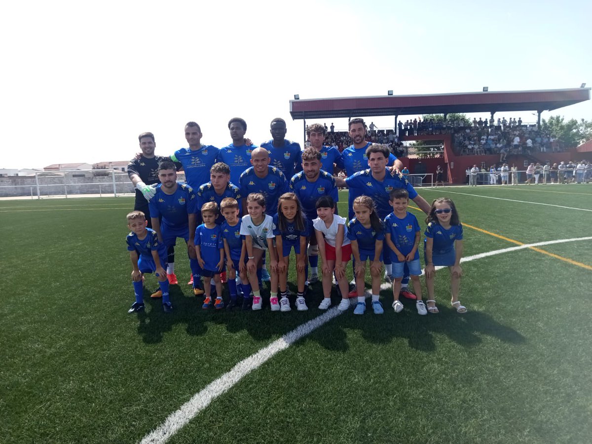 CDHERNAN_CORTES's tweet photo. 🟦 𝐅𝐀𝐒𝐄 𝐃𝐄 𝐀𝐒𝐂𝐄𝐍𝐒𝐎 3ªREFF|  𝟐ª RONDA.

@CDHERNAN_CORTES 1-0 @CD_Guadiana_ 

Partido muy disputado contra un gran equipo.1ª parte ellos tuvieron más posesión. Al descanso 0-0. Tras el descanso salimos más enchufado y metimos gran gol.

Samuel⚽️

VAMOS AZULES💙! https://t.co/zuSitJeWtr