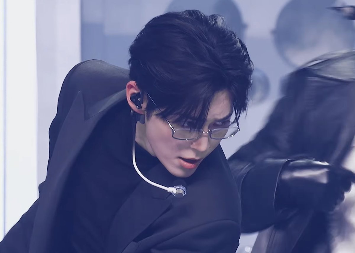 gyusnack's tweet photo. this yandere serve https://t.co/apJ7VPLa8L