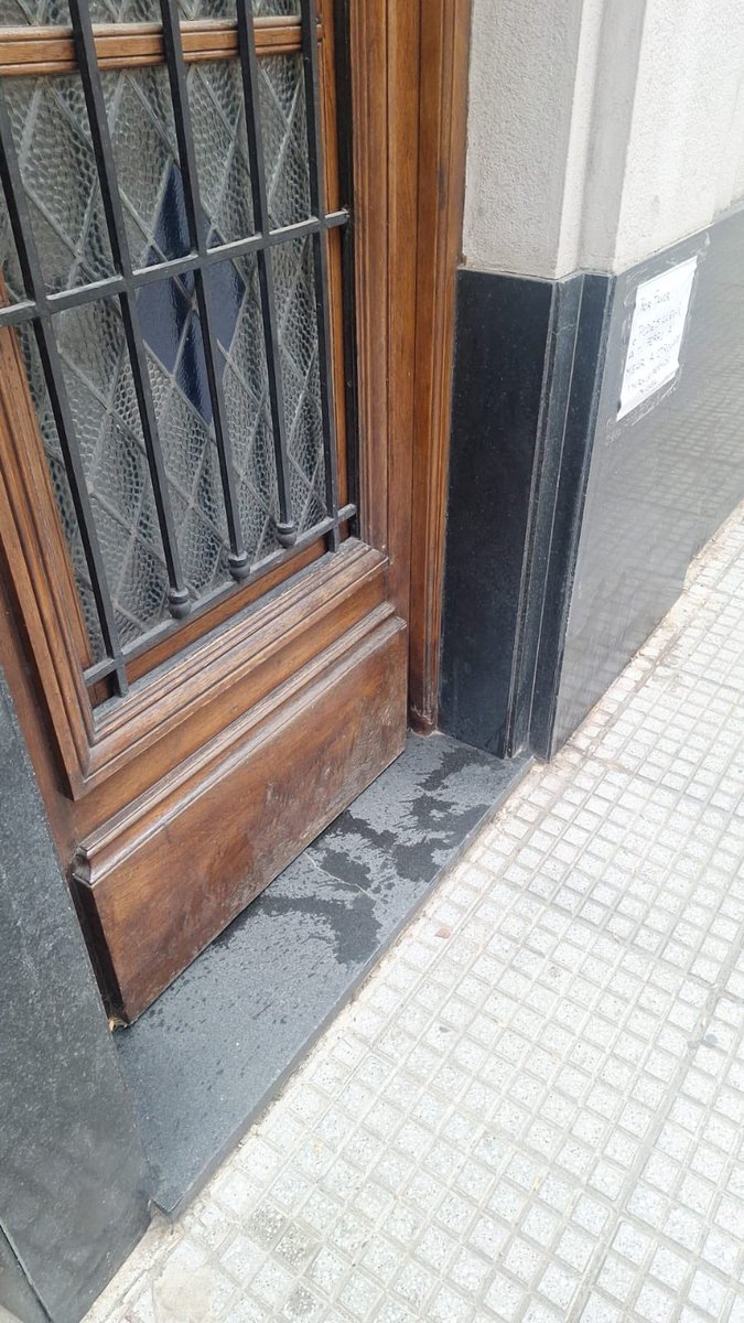 drvisera's tweet photo. Le chupó tres huevos. Argentina no lo entenderías https://t.co/8YFVTrcvfT