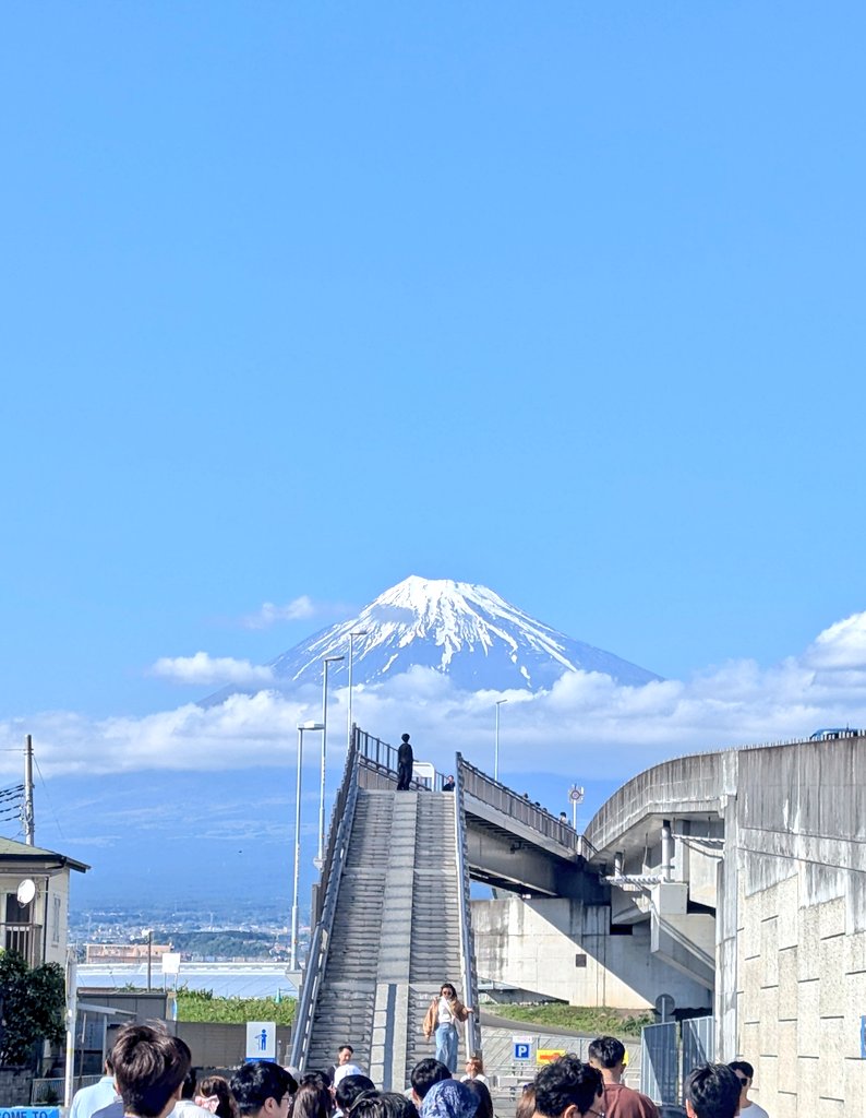 chi7903haru's tweet photo. 行ってみたかった富士山夢の大橋✨🗻富士山大きく見えて大満足☺️海外観光客しかいなかったけどw https://t.co/wph2P5GX9J