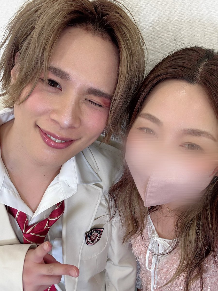 yuka_riapi's tweet photo. 2026.5.24 無限🧡

あ、、、生きてます😩🧡

入ってすぐの「ゆかりん🧡」でやられて
(3枚目の握手の時😇可愛すぎて心臓とまった)

かっこよすぎて永遠に「かっこいいぃぃ🧡」って言ってて

しまいにはチェキスタさんに
「え、かっこよくないですか？🧡」って問うオタクw https://t.co/ELIbCNhMNM