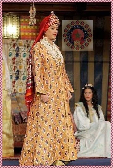 MounaNaceri's tweet photo. The stunning #MoroccanCaftan called #Khrib🌹✨

The Khrib is a luxurious Moroccan brocade fabric- that is handwoven with silk satin and gold threads by 'Bencherif Brothers' in #Fez🇲🇦 https://t.co/4KWz2KhDYt