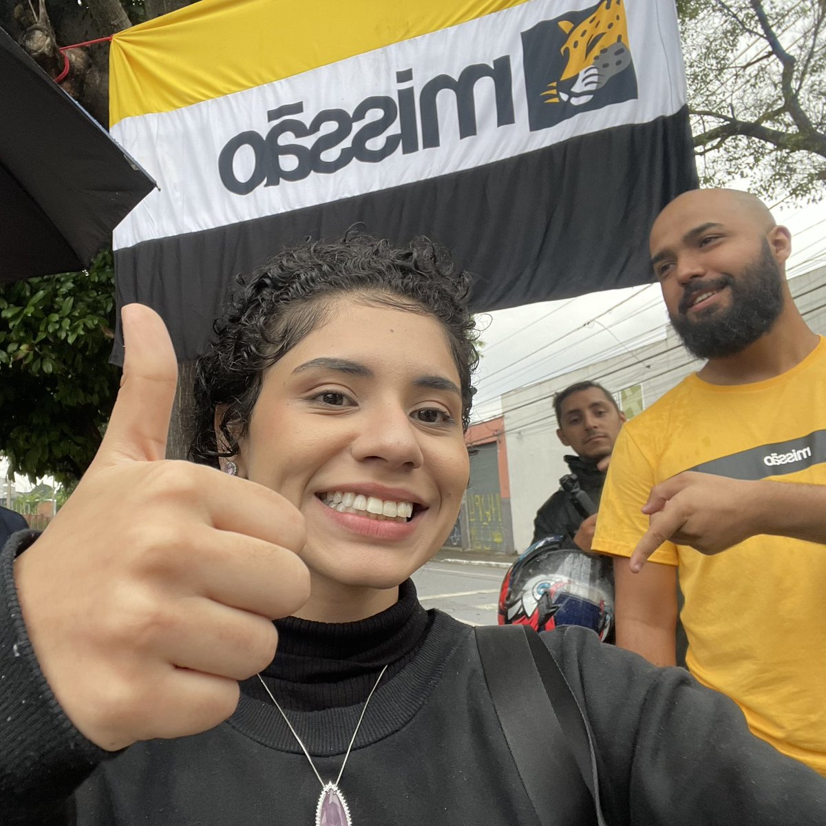 Karina Claro tweet media
