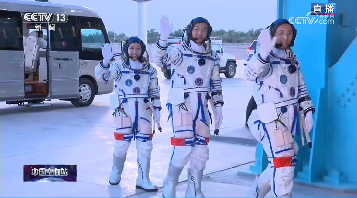 CNSpaceStation's tweet photo. 🚀Shenzhou XXIII mission commander Zhu Yangzhu and astronauts Zhang Zhiyuan and Lai Ka-ying are now heading to the launch pad, ready to embark on their mission to the @CNSpaceStation.

The journey to orbit begins. [📷/CMG] https://t.co/sGyZB29ntB