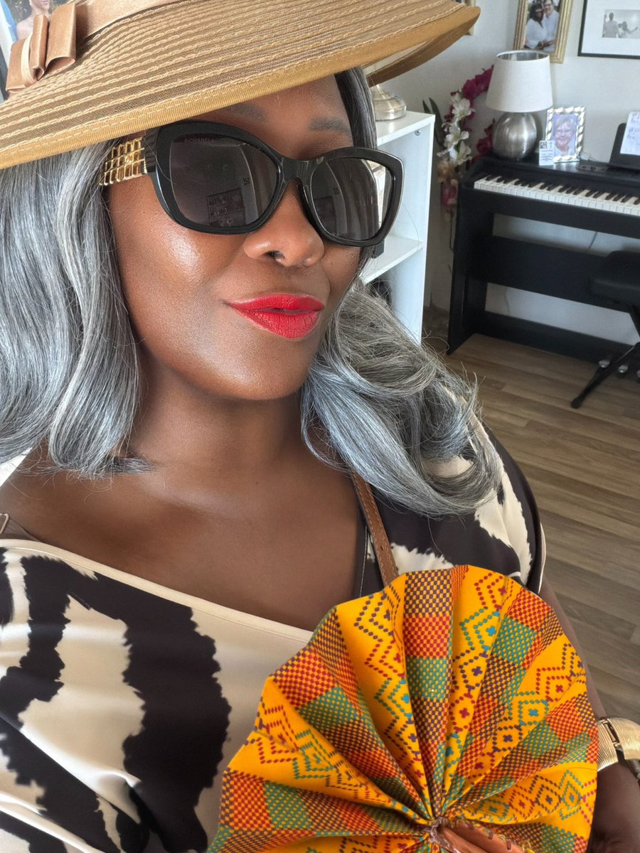 Madame Caramel tweet media