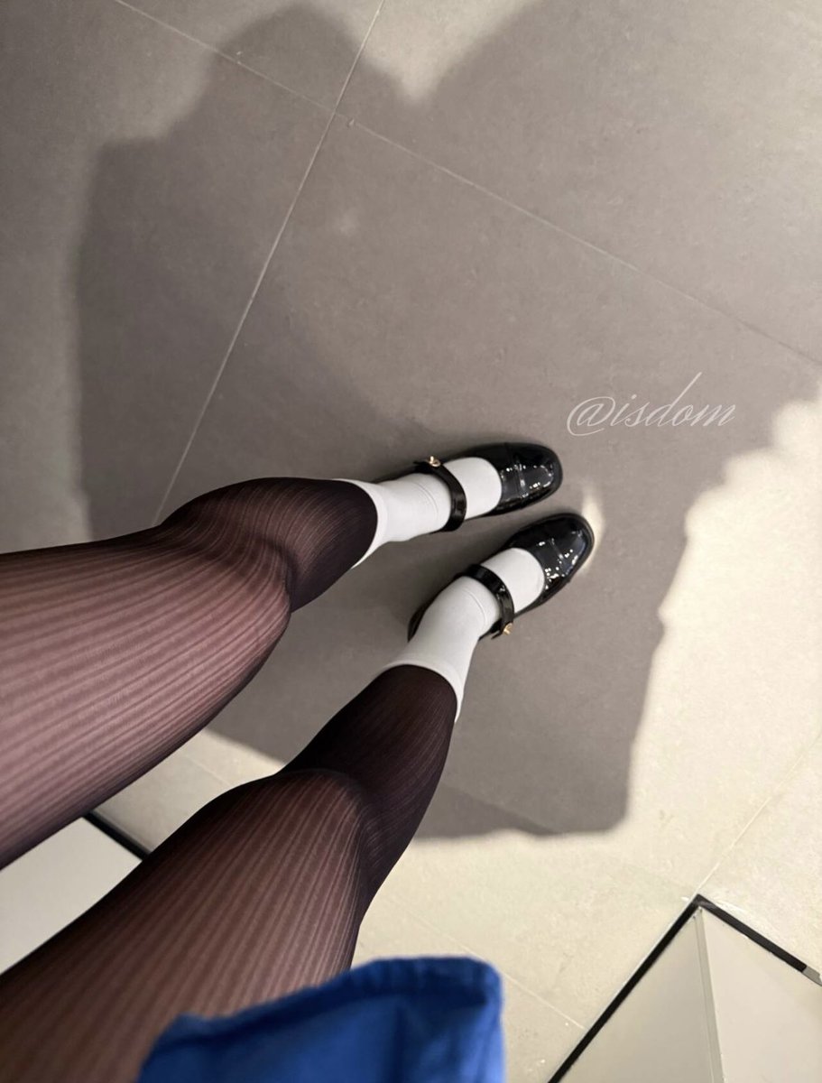 isdom999's tweet photo. 别告诉我
你又在屏幕前对着黑丝白袜发情咯🥵#女s #findom #女神 https://t.co/tAacPM3aKP