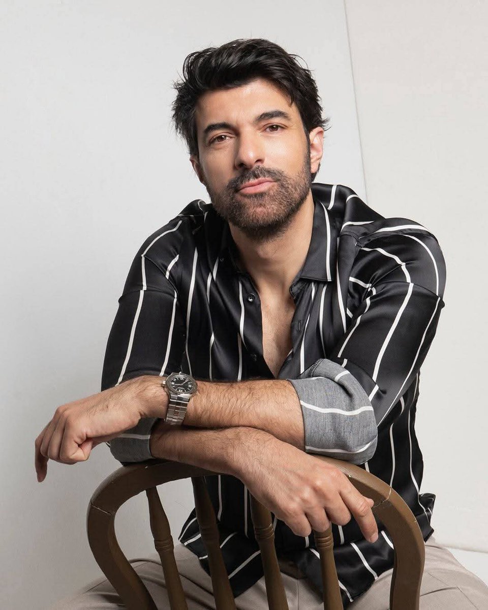 angelamsbe's tweet photo. Como nao se apaixonar e admirar
Este ser tão lindo 
#EnginAkyürek 😍 https://t.co/hvzXI5q6Ai