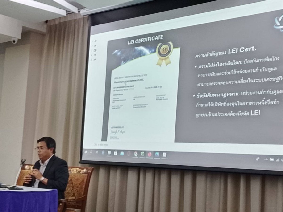 Mhoffff15's tweet photo. Meeting of Thai partners and conducting an Illuminance lecture 🇹🇭

#illuminance #node #ai #world https://t.co/8d7aSskEjm