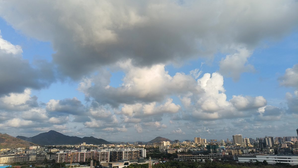 RedDevilCP's tweet photo. Hello pretty skies ☁️ https://t.co/YiuMJDBYYW