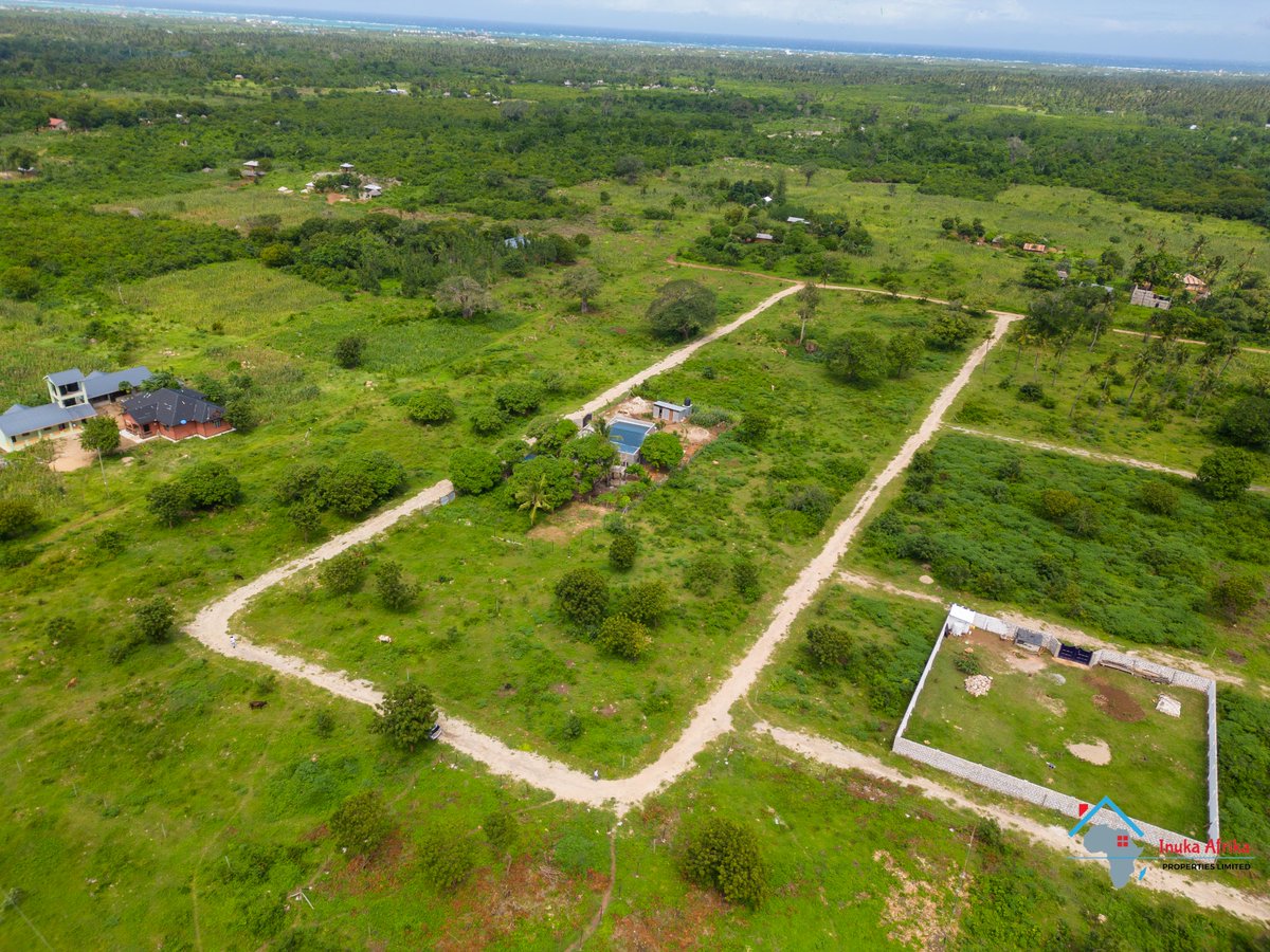 Inukaproperties's tweet photo. Invest in Malindi today.

1/4 Acre Plots at Ksh 1.03M in the Kizingo Area, Malindi.

✔️ Ready Title Deeds
✔️ Installment plans available
✔️ Just 1.5KM from Mombasa–Malindi Highway
✔️ Ideal for residential investment

Call or WhatsApp 0711 082 084
 https://t.co/lBFR5fIpxB https://t.co/hhatldOvuu