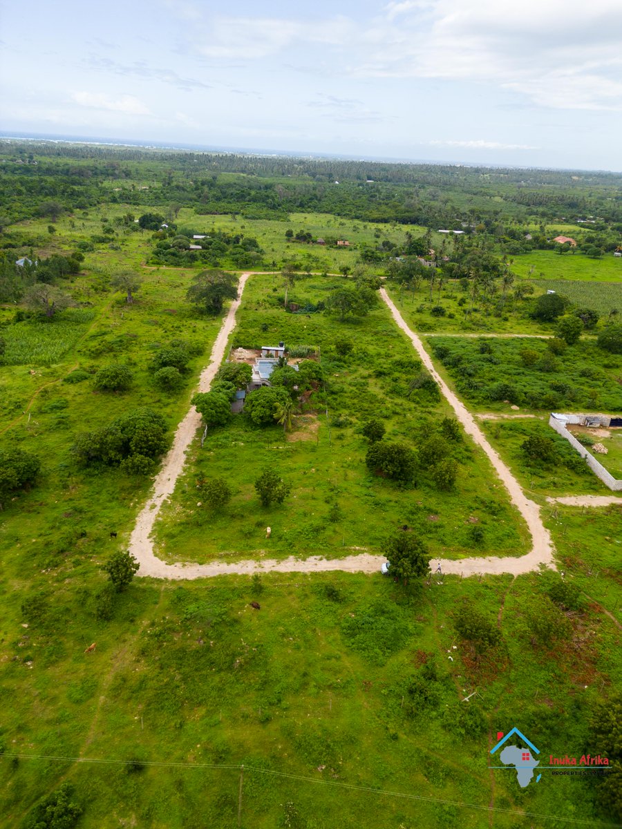 Inukaproperties's tweet photo. Invest in Malindi today.

1/4 Acre Plots at Ksh 1.03M in the Kizingo Area, Malindi.

✔️ Ready Title Deeds
✔️ Installment plans available
✔️ Just 1.5KM from Mombasa–Malindi Highway
✔️ Ideal for residential investment

Call or WhatsApp 0711 082 084
 https://t.co/lBFR5fIpxB https://t.co/hhatldOvuu