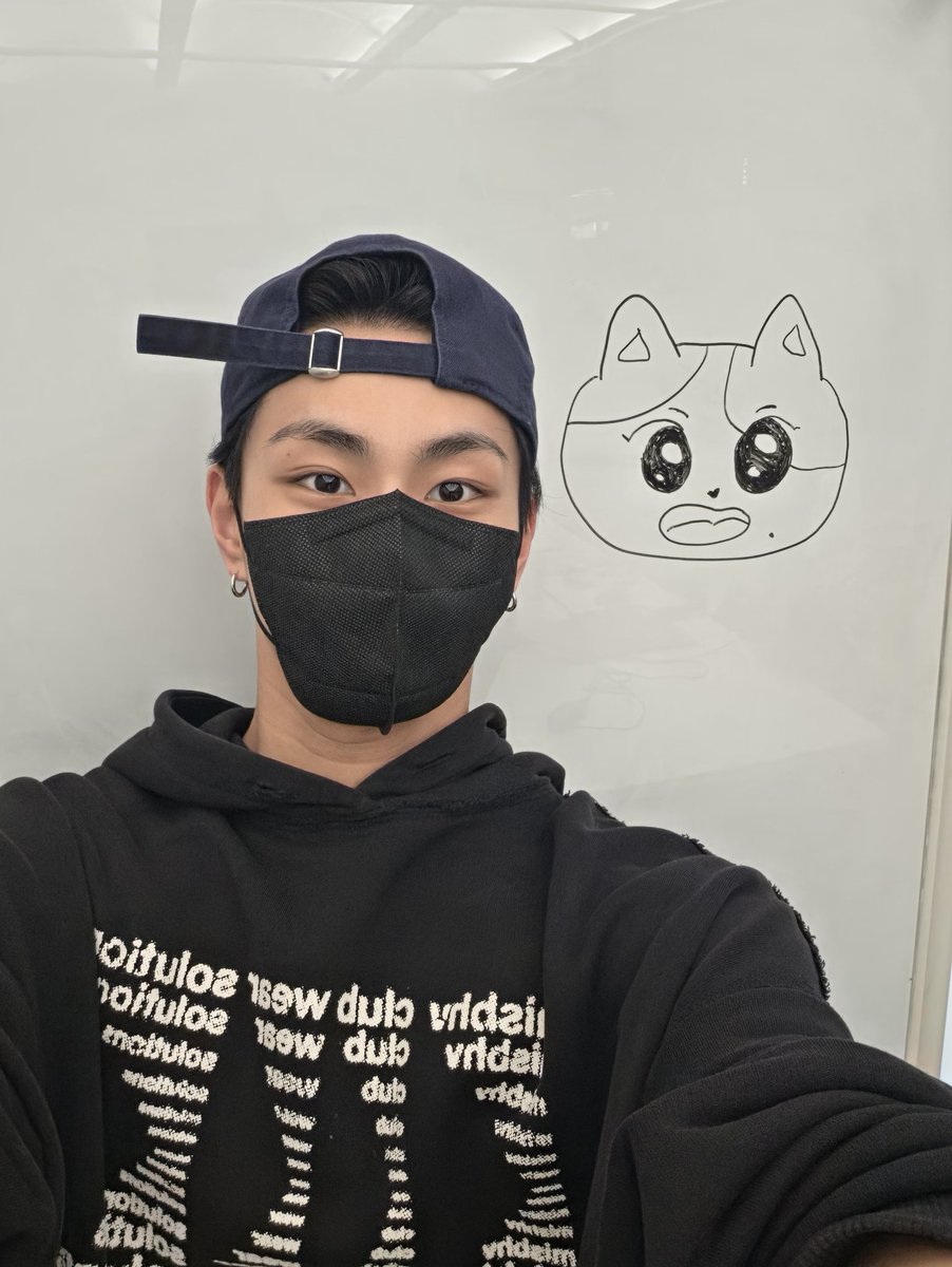 뽈... tweet media