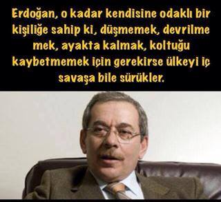 Yenioguztolga's tweet photo. Arkadaşlar,
YouTube’da Sibel Edmonds Amerika’dan acil yayın yaparak iktidarın Türkiye’de halkı sokaklara dökeceğini  ve araya sokacağı elemanları ile provokasyon yaparak bir katliam yaratacağını ve suçu muhaliflere yükleyerek ülkeyi bambaşka bir noktaya sürükleyeceğini iddia ediyor.
Bu olayla ilgili Trump’un dün programlarını iptal ederek Beyaz Saray’da acil toplantılar yaptığını, ayrıca dün gece İngiltere’de de hükümetin acil koduyla bir araya gelerek Türkiye ile ilgili durum 
değerlendirmesi yaptığını ifade ediyor.
Alınan mutlak butlan kararının ve aynı zamanda anlamsız bir şekilde Bilgi Üniversitesinin kapatılma nedeninin infial yaratıp halkı ve gençliği sokağa dökerek bu provokasyona zemin yaratmak olduğunu ifade ediyor.
Yaptığı video ile halkı bu oyuna düşmemesi için uyarıyor.
Bu olayların gerçekleşmesi durumunda kameralar kapalı olacağı için vatandaşların herşeyi kayıt almasını öneriyor.
Sibel Edmonds bir süre FBI da görev yapmış, güçlü bağlantıları olan,15 Temmuz olayı ile ilgili aylar öncesinden uyarı yapmış bir kişi.
Dikkatli olmakta yarar var.