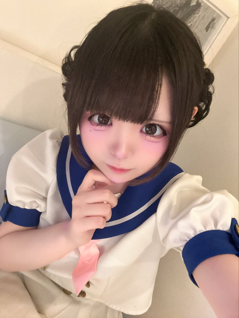 みこ tweet media