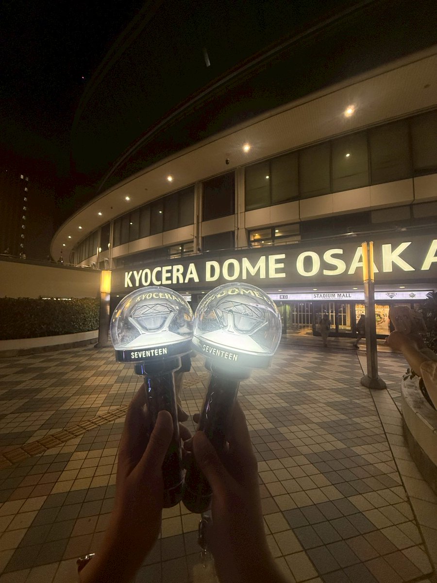 Mouoom0404's tweet photo. YAKUSOKU・完🩷🩵

寂しい気持ちになったけど
自分もしっかり生きて、楽しんで、
13人で戻ってきた時に
｢おかえり✨️｣って出迎えて、
皆を喜ばせてあげたい❗

なので、
これからもずっとCarat宣言します🫡

会ってくださった皆さん、
FFの皆さん、
これからも宜しくね🙏

#YAKUSOKU
#SEVENTEEN https://t.co/Gny1X8Yz7u