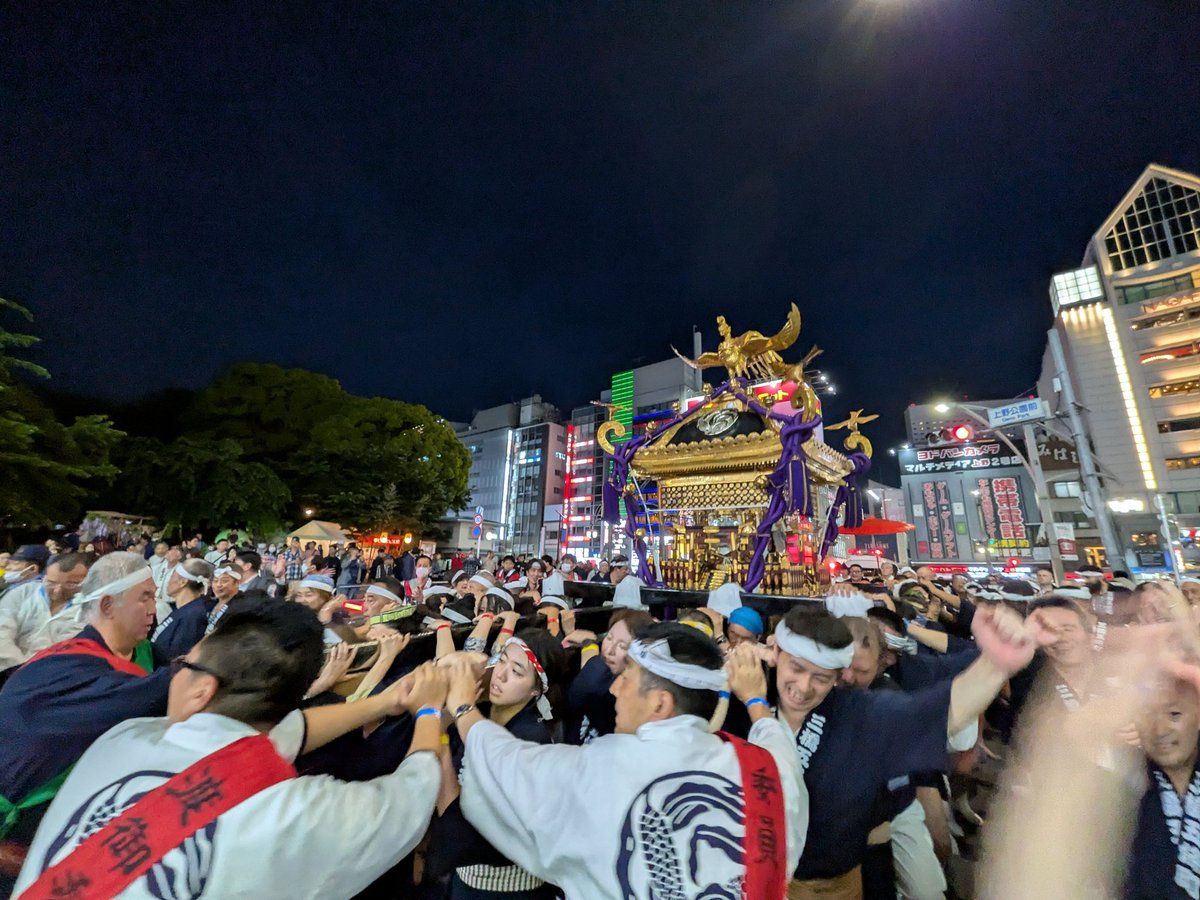 torori_tea's tweet photo. 最終の当町会「三橋五條町」も無事に渡御を終え、宮入道中も賑々しく、大祭も終了しました。次はまた３年後です。次も平和に楽しく担げる世の中であると願い✨️
ありがとうございました。 https://t.co/reh4mYNh30