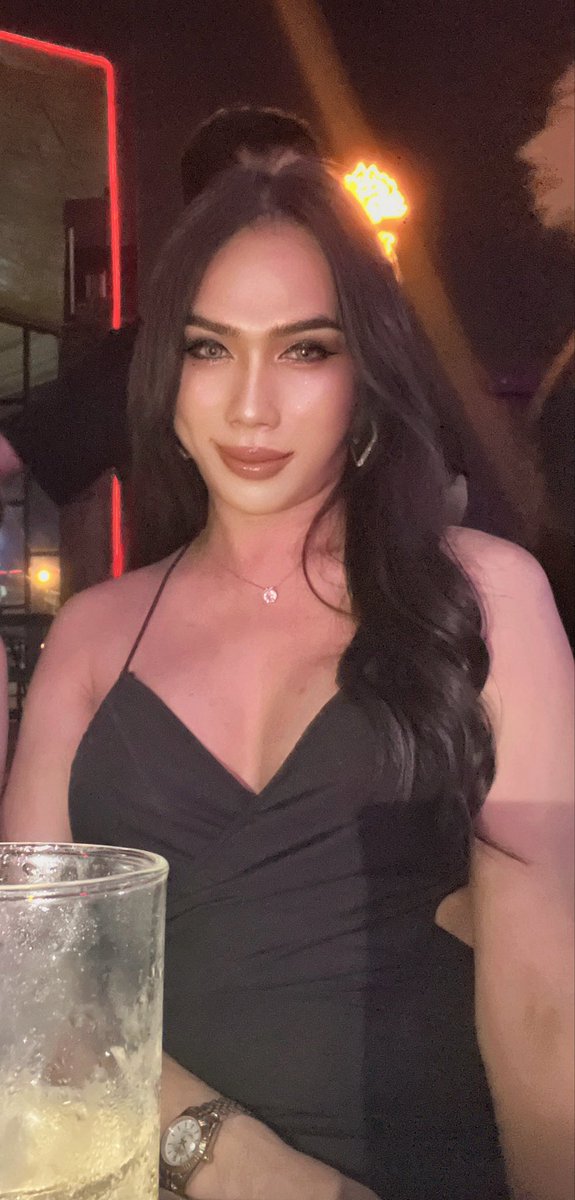Sofia152080's tweet photo. Ladyboy Bahrain  🇧🇭 ♥️ https://t.co/WVnBzIp153