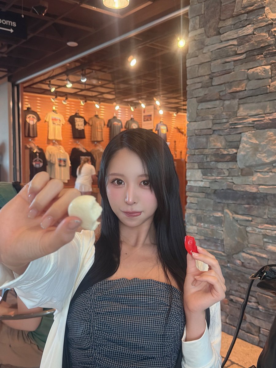 naomi_majima's tweet photo. あーん🧀🥰 https://t.co/PCGKKIWn8R