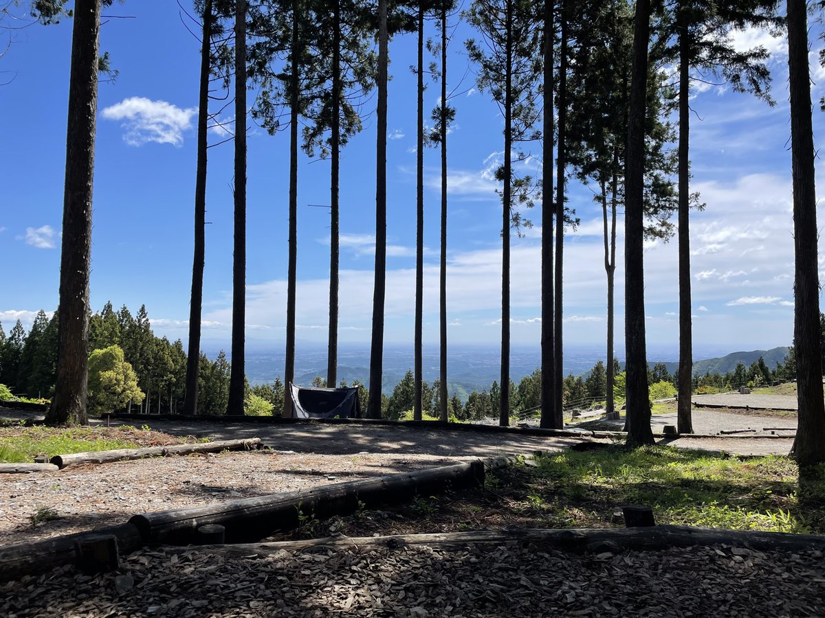 Daikichi_GoOut's tweet photo. 天空の森から見下ろす関東平野🏕️

#ソロキャンプ #天空のキャンプ場 #ときがわ町 https://t.co/goXSjmaWzl