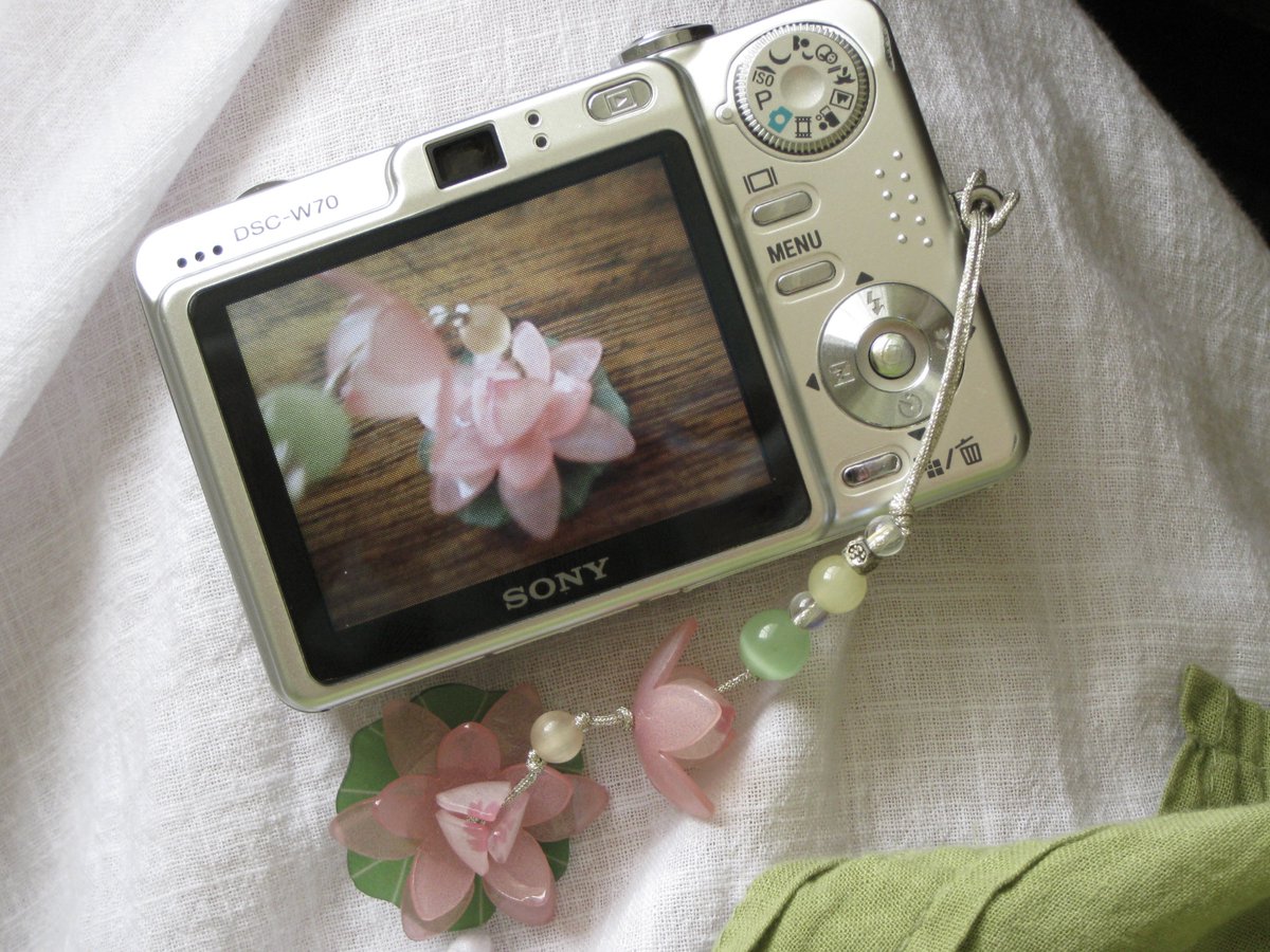 nam๑o tweet media