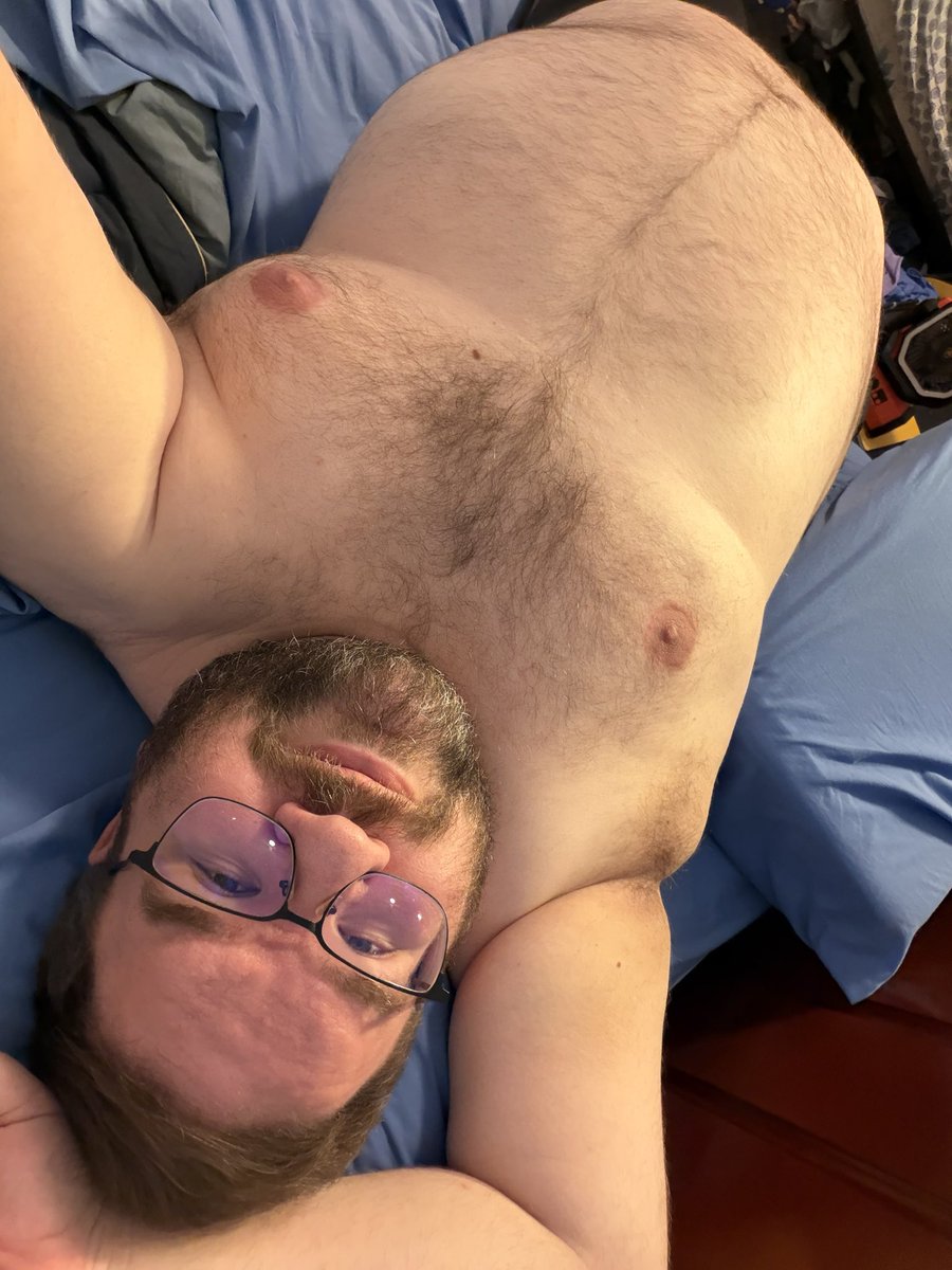 FloofyGoofyDoof's tweet photo. I forgot to show off my haircut https://t.co/FwEnYOuRXt