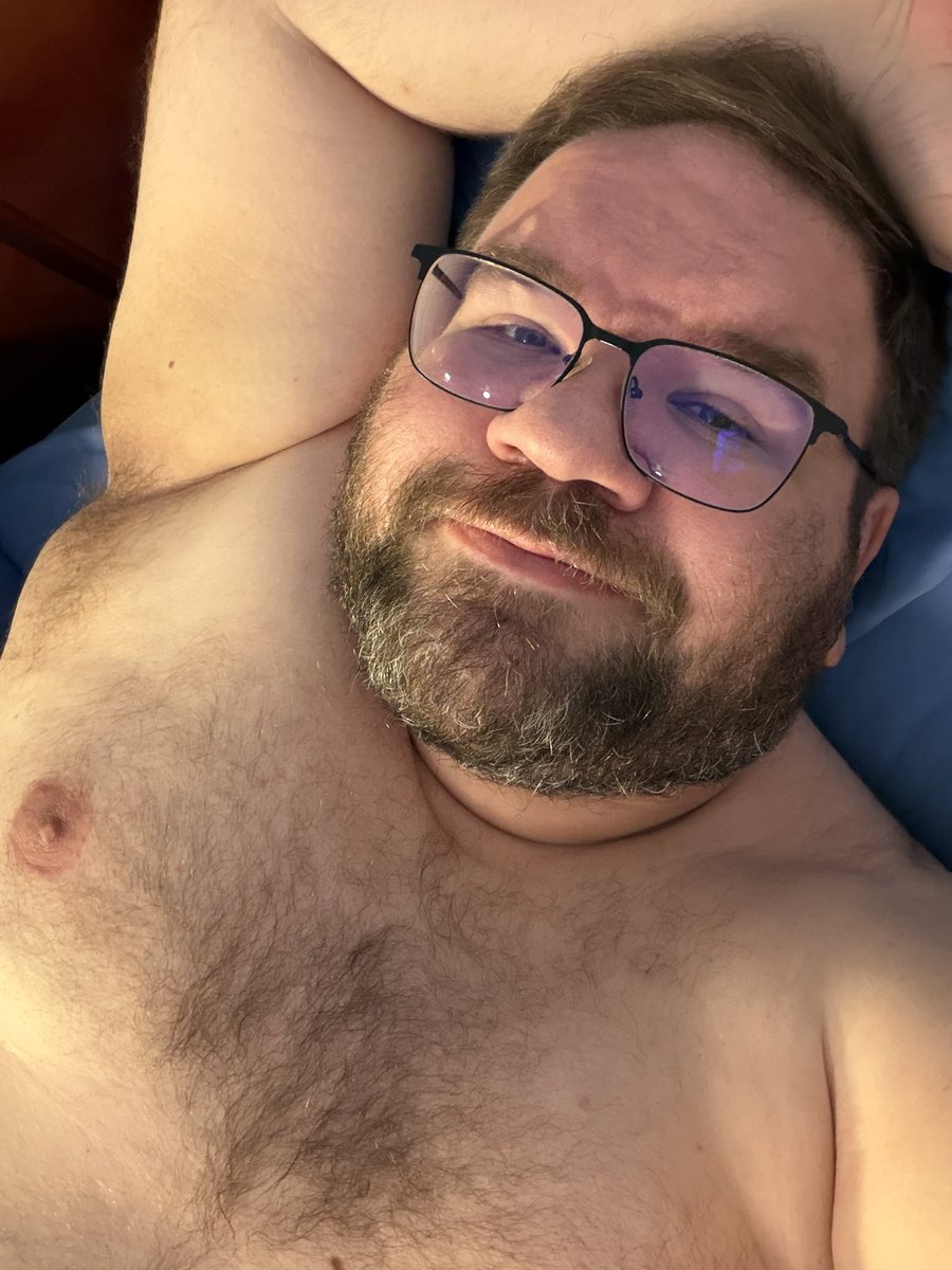 FloofyGoofyDoof's tweet photo. I forgot to show off my haircut https://t.co/FwEnYOuRXt
