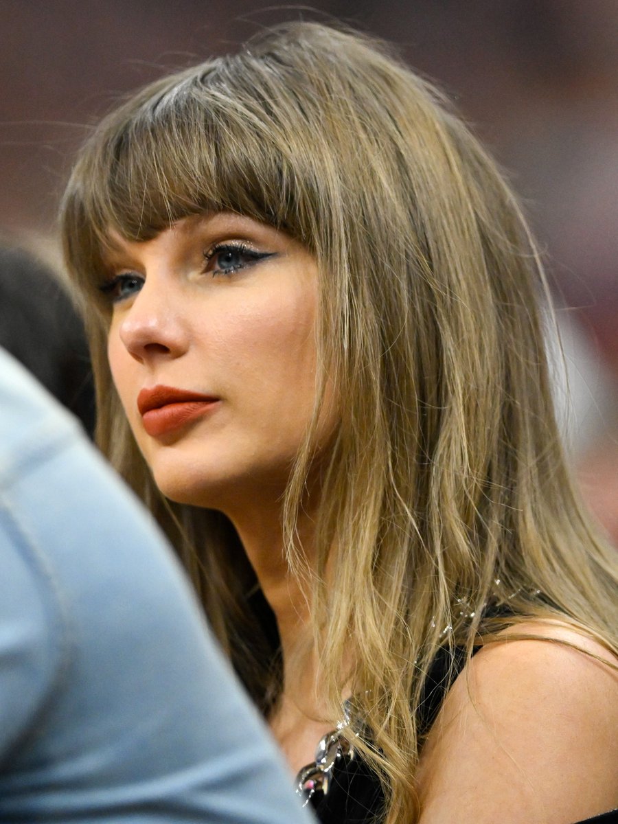 Taylor Swift in 4k tweet media