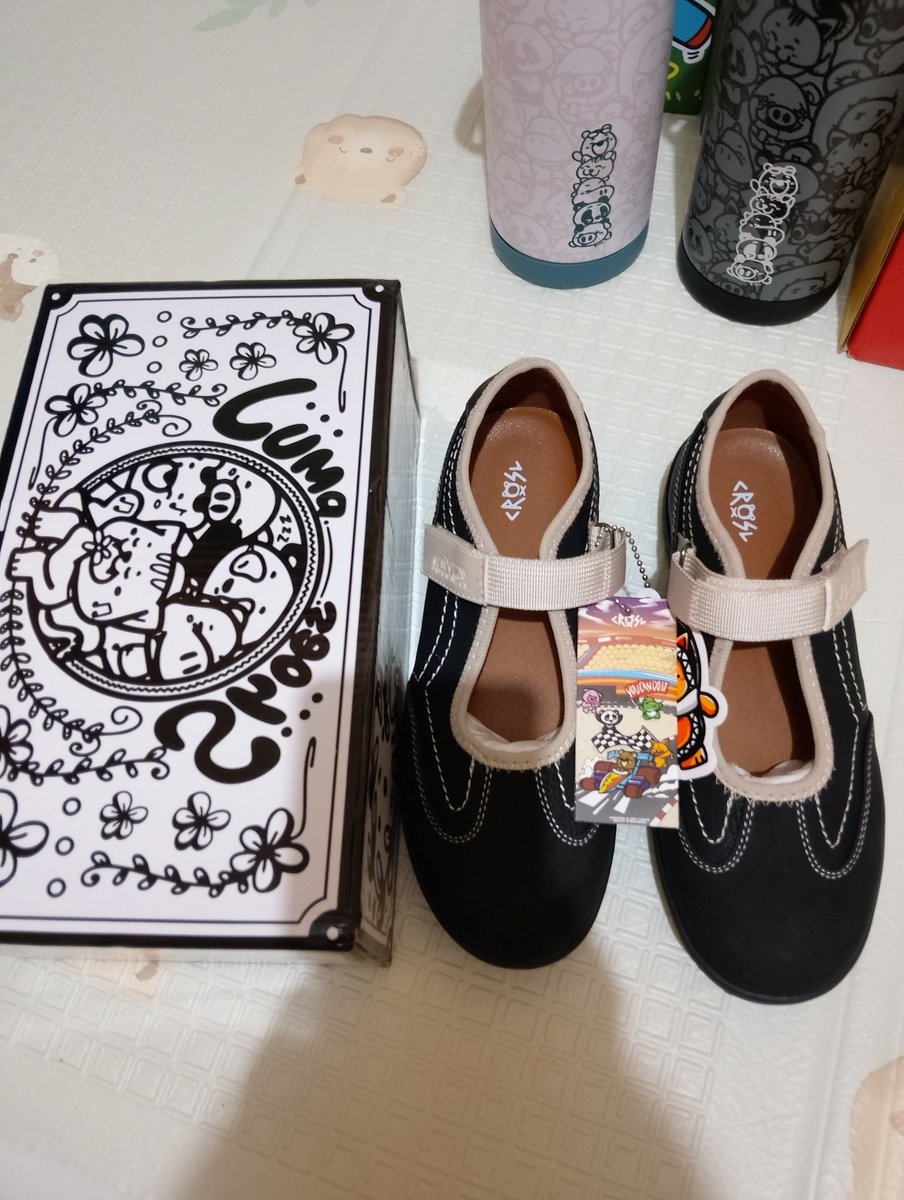 pusingnamanya_'s tweet photo. @ewffors Bostanten Polley Shoes Light Apricot size 39, Light Grey size 37,39, Apricot green Size 39 : 175.000
CRSL Luma Shoes size 39 black : 350.000
Chicss Salsa Series Leopard 39, Navy 39 : 140.000
Ini yaaa kakk🥰 https://t.co/IeU8MH4pvO