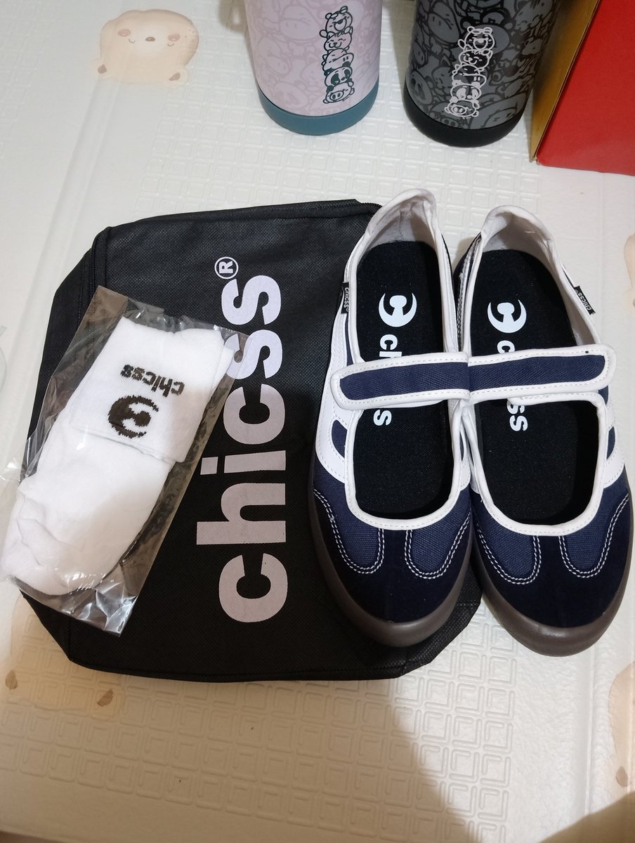 pusingnamanya_'s tweet photo. @ewffors Bostanten Polley Shoes Light Apricot size 39, Light Grey size 37,39, Apricot green Size 39 : 175.000
CRSL Luma Shoes size 39 black : 350.000
Chicss Salsa Series Leopard 39, Navy 39 : 140.000
Ini yaaa kakk🥰 https://t.co/IeU8MH4pvO