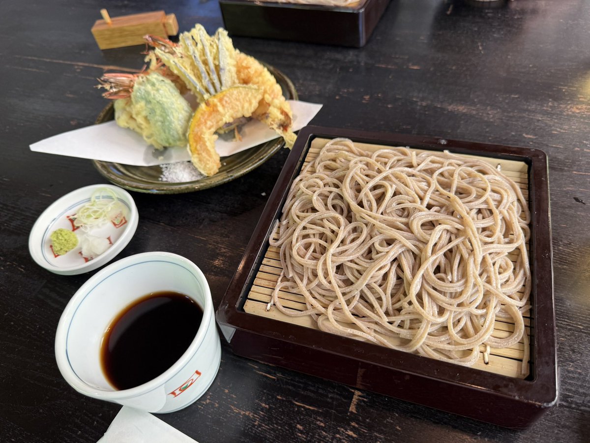 junzyken's tweet photo. 軽井沢 川上庵
天せいろ２段
追加のせいろは頃合いを見て出していただけます https://t.co/DCdOWmj4UL