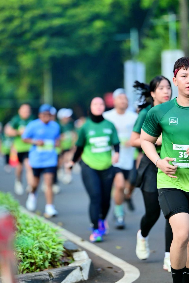 iqinavy's tweet photo. Jadi, mana yang lebih melelahkan. Kaki yang terus mengejar atau, hati yang terus berharap? https://t.co/cO6N4Uvze9