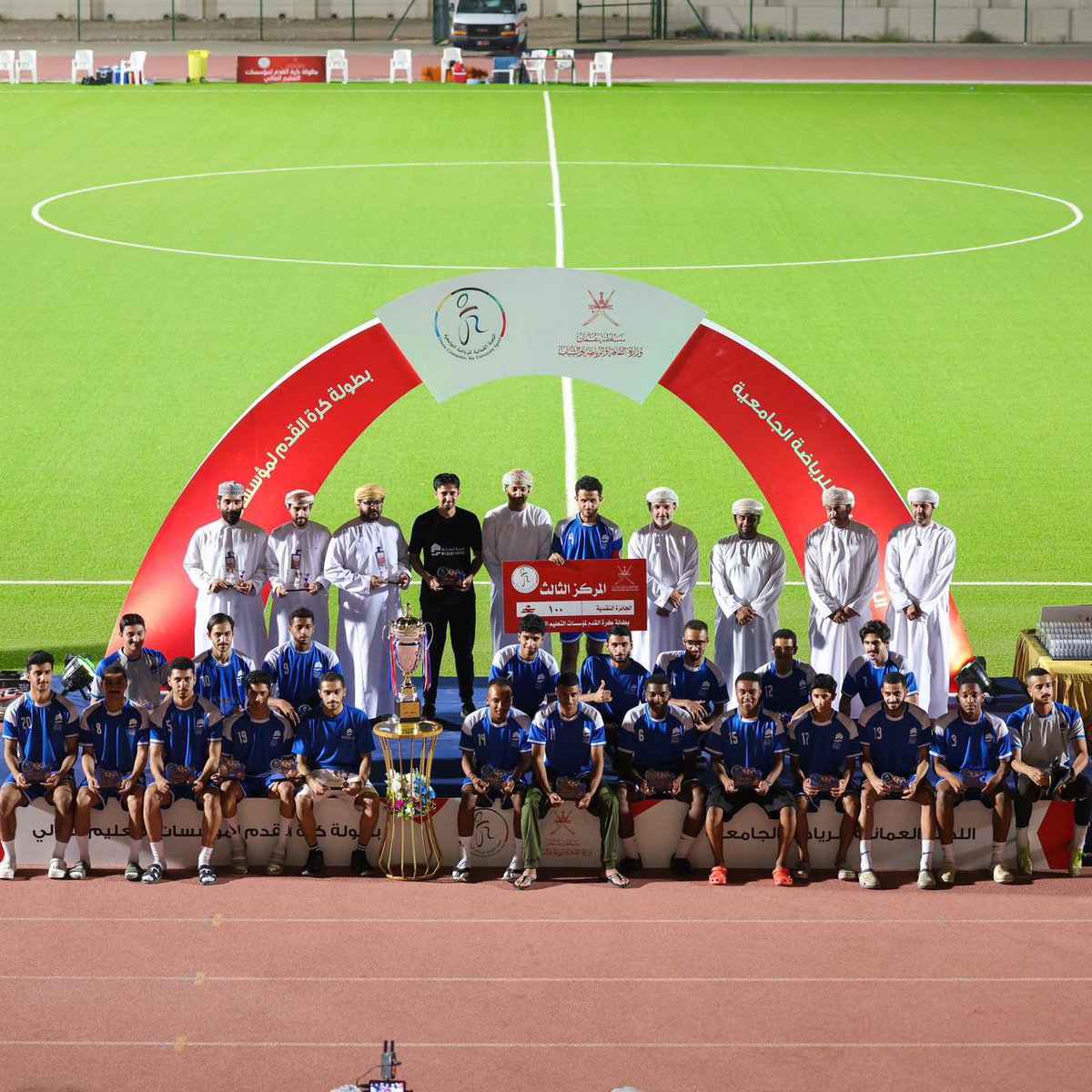 MuscatUni's tweet photo. إنجاز جديد يُضاف لمسيرة منتخب #جامعة_مسقط بتحقيق المركز الثالث في بطولة كرة القدم لمؤسسات التعليم العالي، وسط منافسة قوية شاركت فيها 14 مؤسسة تعليمية، واستضافتها الكلية العسكرية التقنية. 
فخورون بروح الفريق، والالتزام، والتمثيل المشرف الذي قدمه اللاعبون والجهازين الفني والإداري طوال البطولة.
كل الشكر لكل من ساهم في هذا الإنجاز، والقادم بإذن الله أجمل.
#جامعة_مسقط 
@OmanOlympics 
@ocus_om