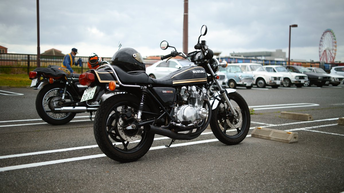 syds_sy's tweet photo. 旧車のちょっとやれたエンブレムたまらん
#TheTimelessMeet #JaguarEType #carburetor #YOSHIMURA #Chiba #GS550 https://t.co/K9NJ1GfJFu