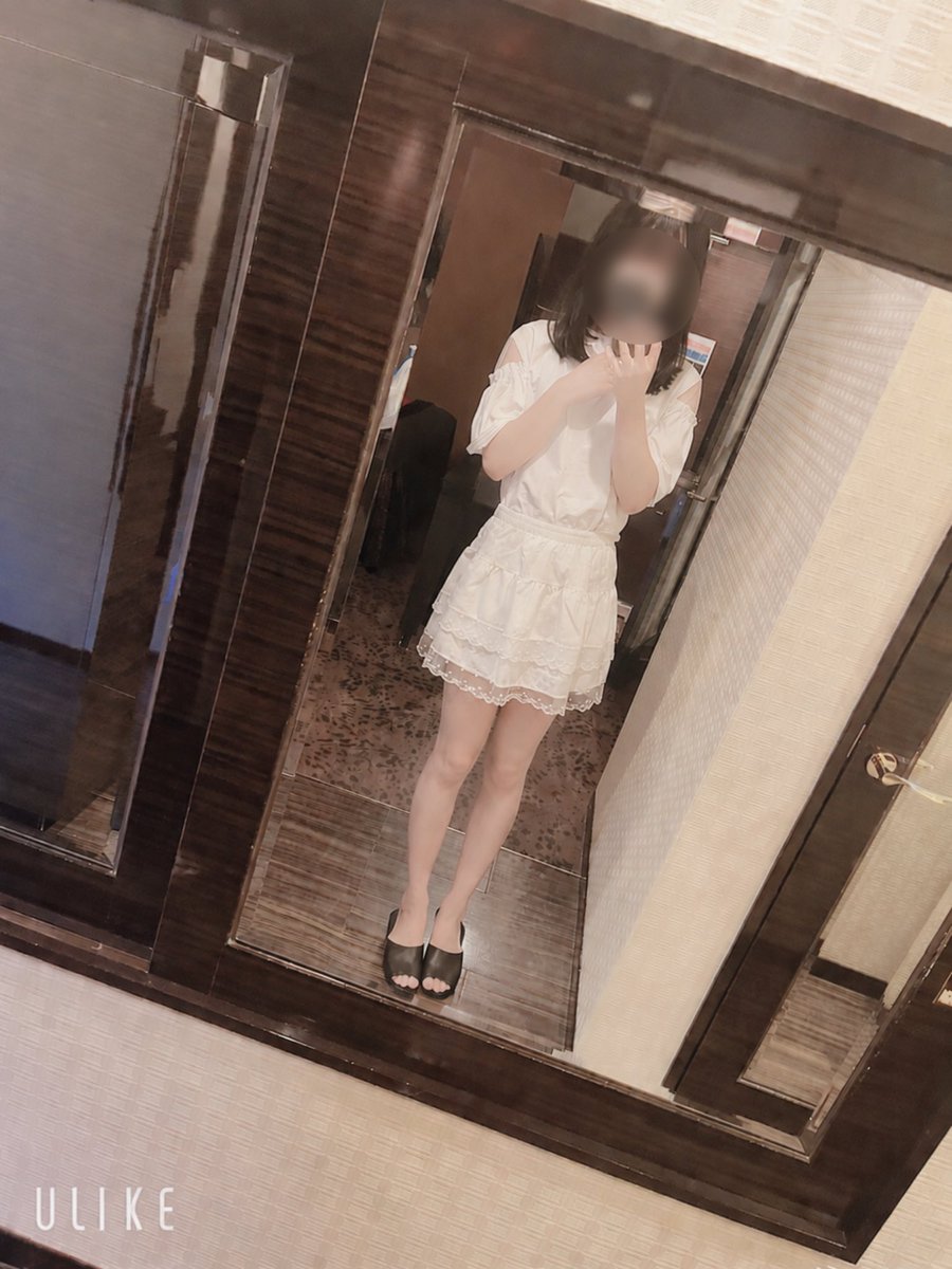 なこ tweet media