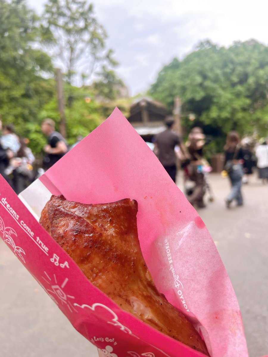neemuke's tweet photo. 男6人でディズニー行ってきた~ https://t.co/Z90LRXk0g3
