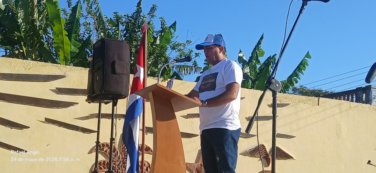 26deLasTunas's tweet photo. 👉Desde la plaza cultural Armando Hart, de la capital provincial, #LasTunas 🎤 unida en una sola voz este domingo en tribuna antimperialista, exigiendo el fin del bloqueo económico y energético de los Estados Unidos 👇 https://t.co/3VIQjVipey