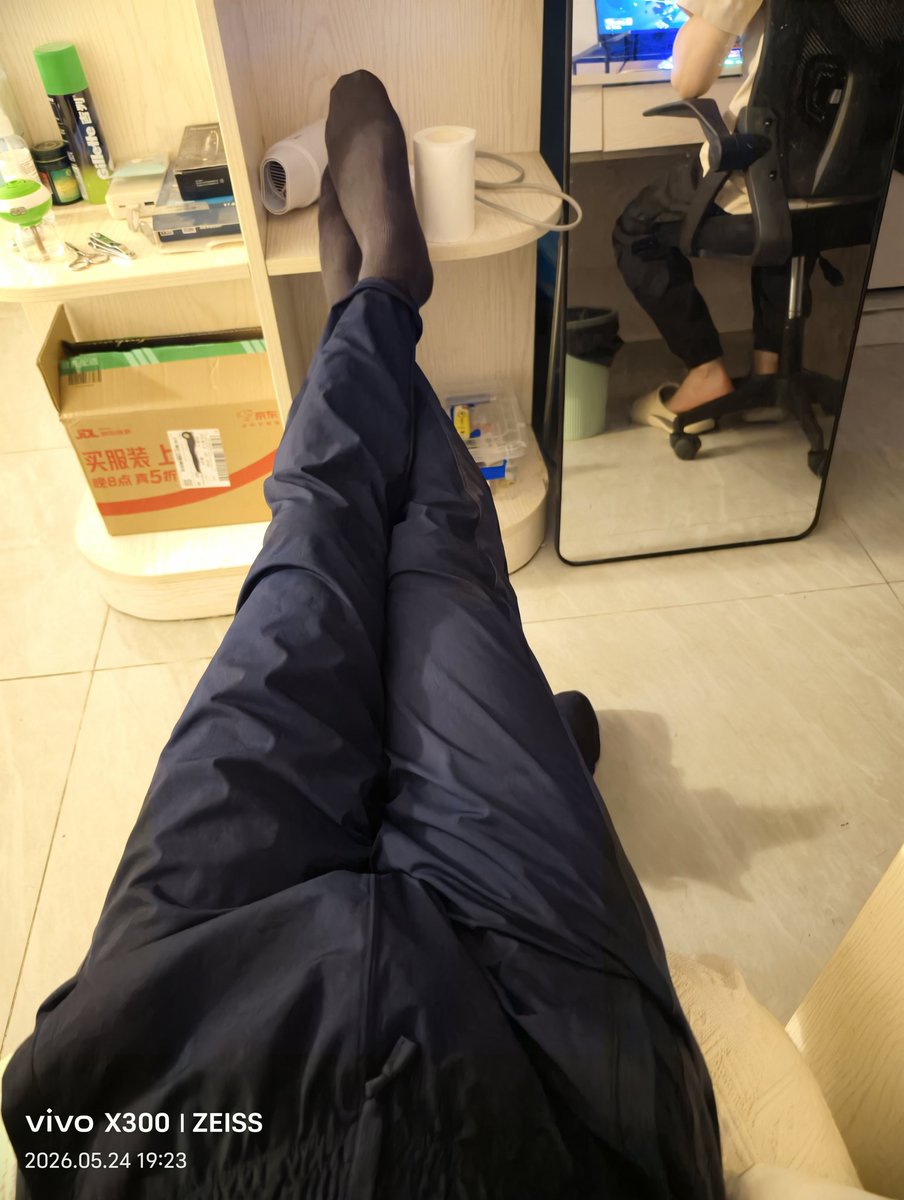 保安校服撸 tweet media