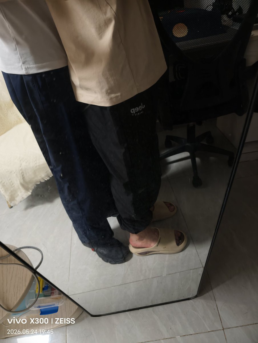 保安校服撸 tweet media