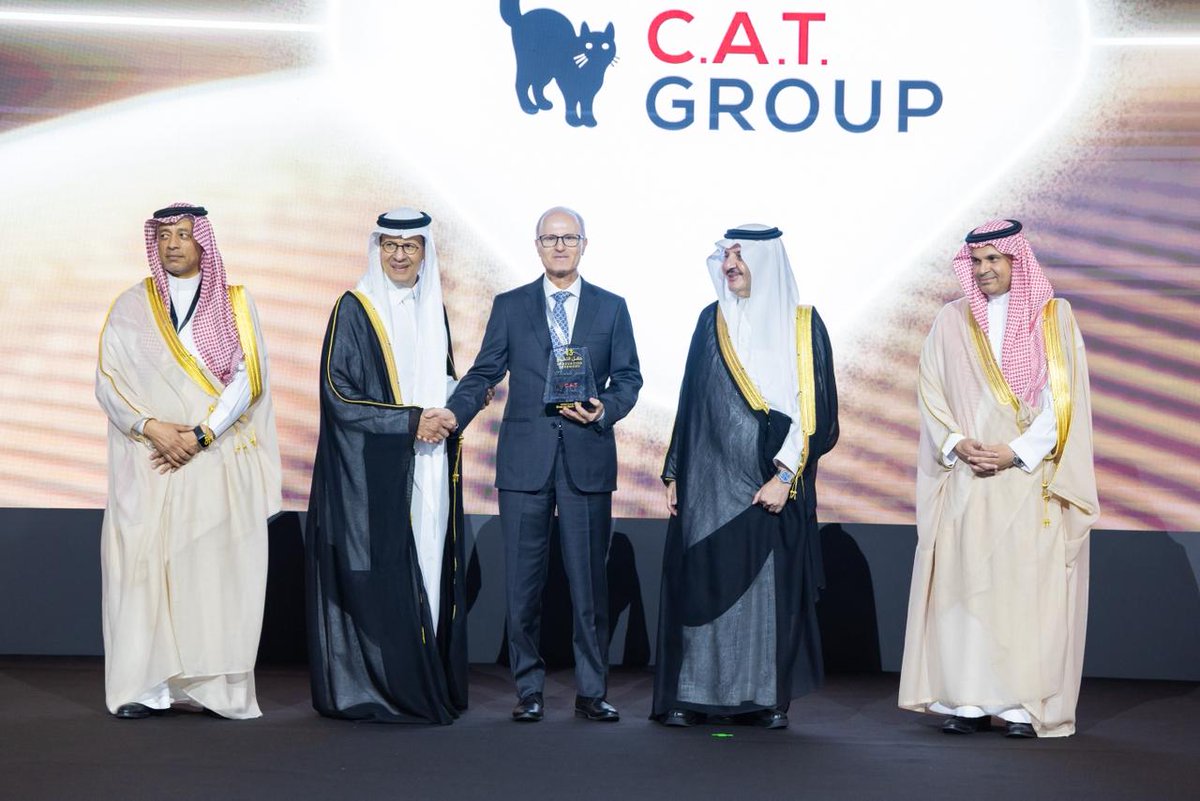 EnergyTech_SA's tweet photo. تكريم مجموعة كات -الراعي الماسي- خلال #حفل_التخرج_الثالث_عشر.

كما نتقدم بخالص الشكر والامتنان لهم على رعايتهم المتميزة. https://t.co/BxcgSzQqe8