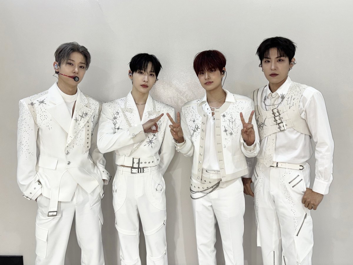 AB6IX tweet media