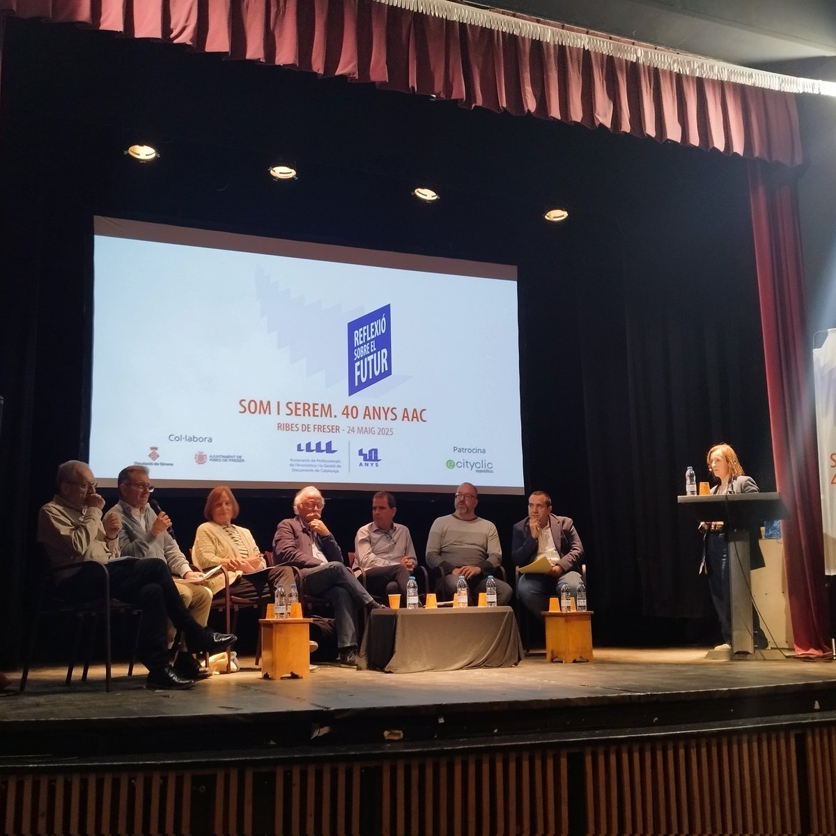 AAC_GD's tweet photo. Avui fa un any que estàvem celebrant el 40è aniversari d'aquesta associació. Per moltes més efemèrides i moments com aquest! #somiserem https://t.co/q0cVl2NUsz