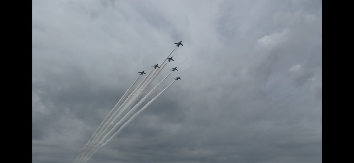 HIDEsan78DAZ's tweet photo. 美美保航空祭！C2   blue impulse   F15
F2などなど！間近すぎてビックリ！
サイコーの1日でした！😎👍🏾 https://t.co/gNoQJOJTYq