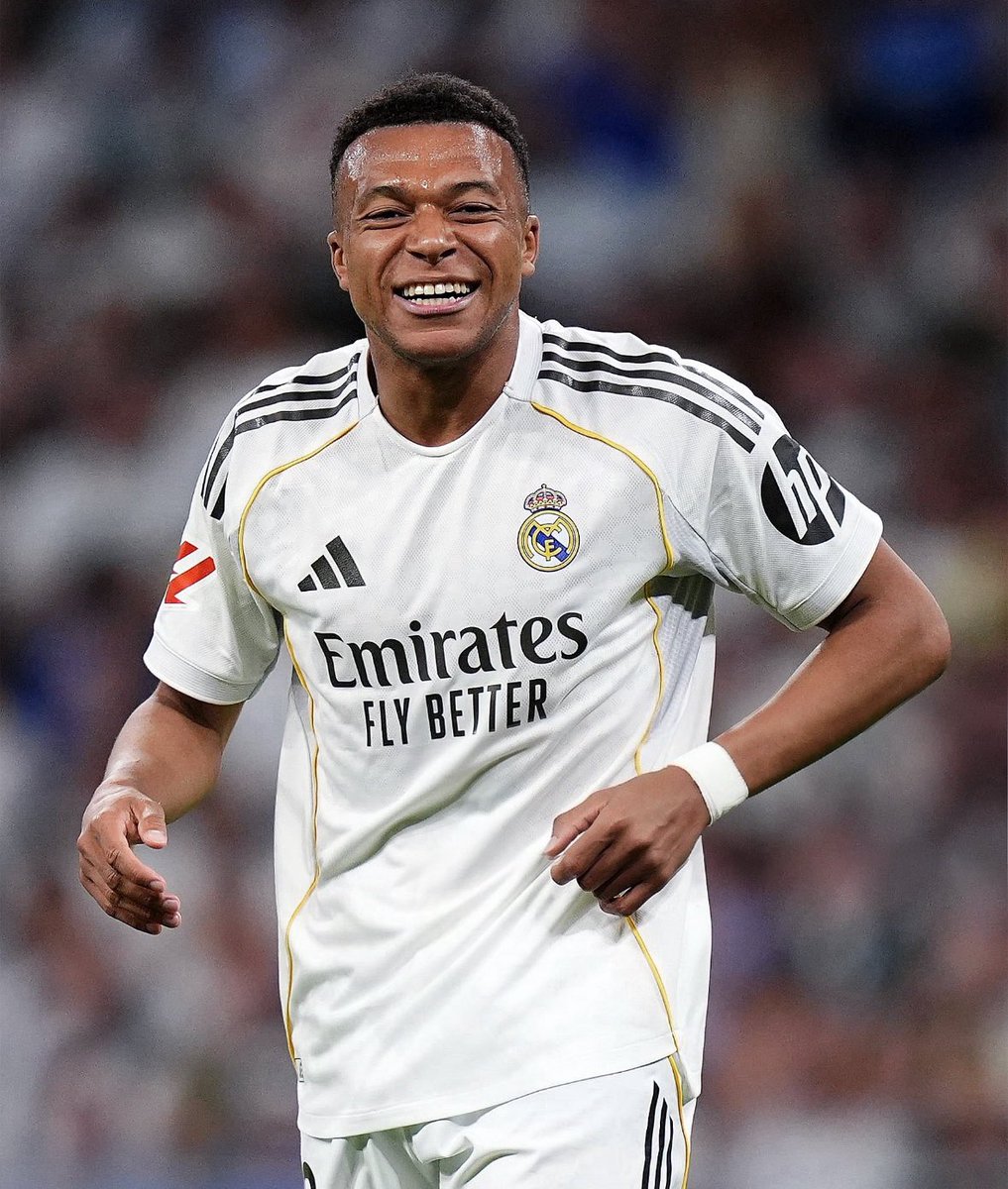 (fan) REAL MADRID FANS 🤍 tweet media