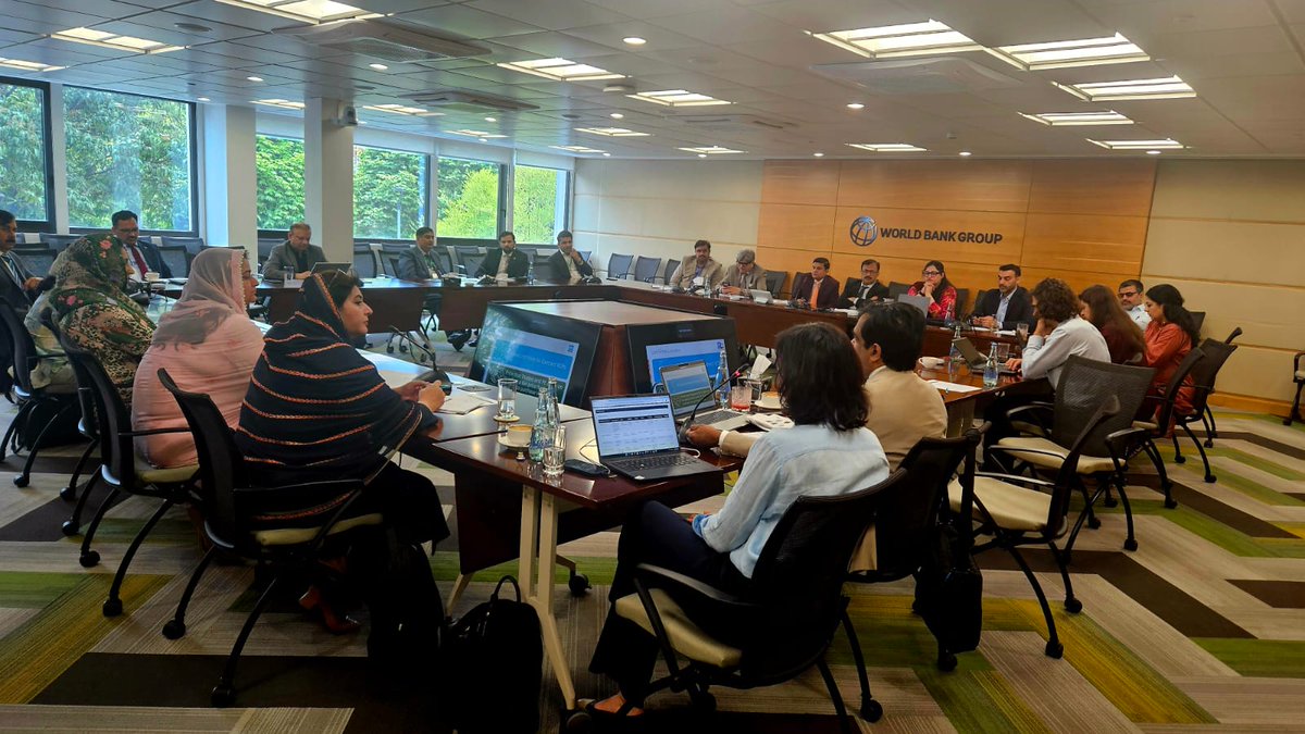 NadiaShafiq17's tweet photo. It was a pleasure to participate in the TCAF Pak-FLOW Carbon Markets Workshop organized by the World Bank in Islamabad.

The session brought together government officials and development partners to discuss emerging opportunities in carbon markets, climate finance. https://t.co/MSSNeoZTdl