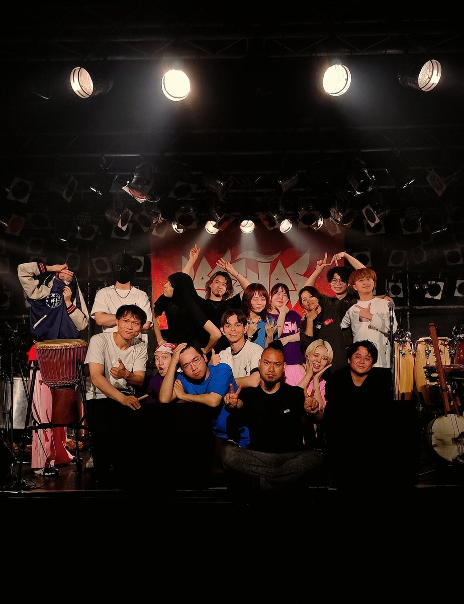 La_Senas_'s tweet photo. 名古屋ell.FITS ALL
超超大盛況で終えることができました🔥🔥
ご来場頂いた皆さん、ありがとうございました！！！！！

次はいよいよツアーファイナル
6月3日恵比寿LIQUIDROOMにて
「熱狂の彼方へ紡ぐ」リリースツアーの集大成

メンバー一同、心よりお待ちしております。 https://t.co/XvLOCrCYJI