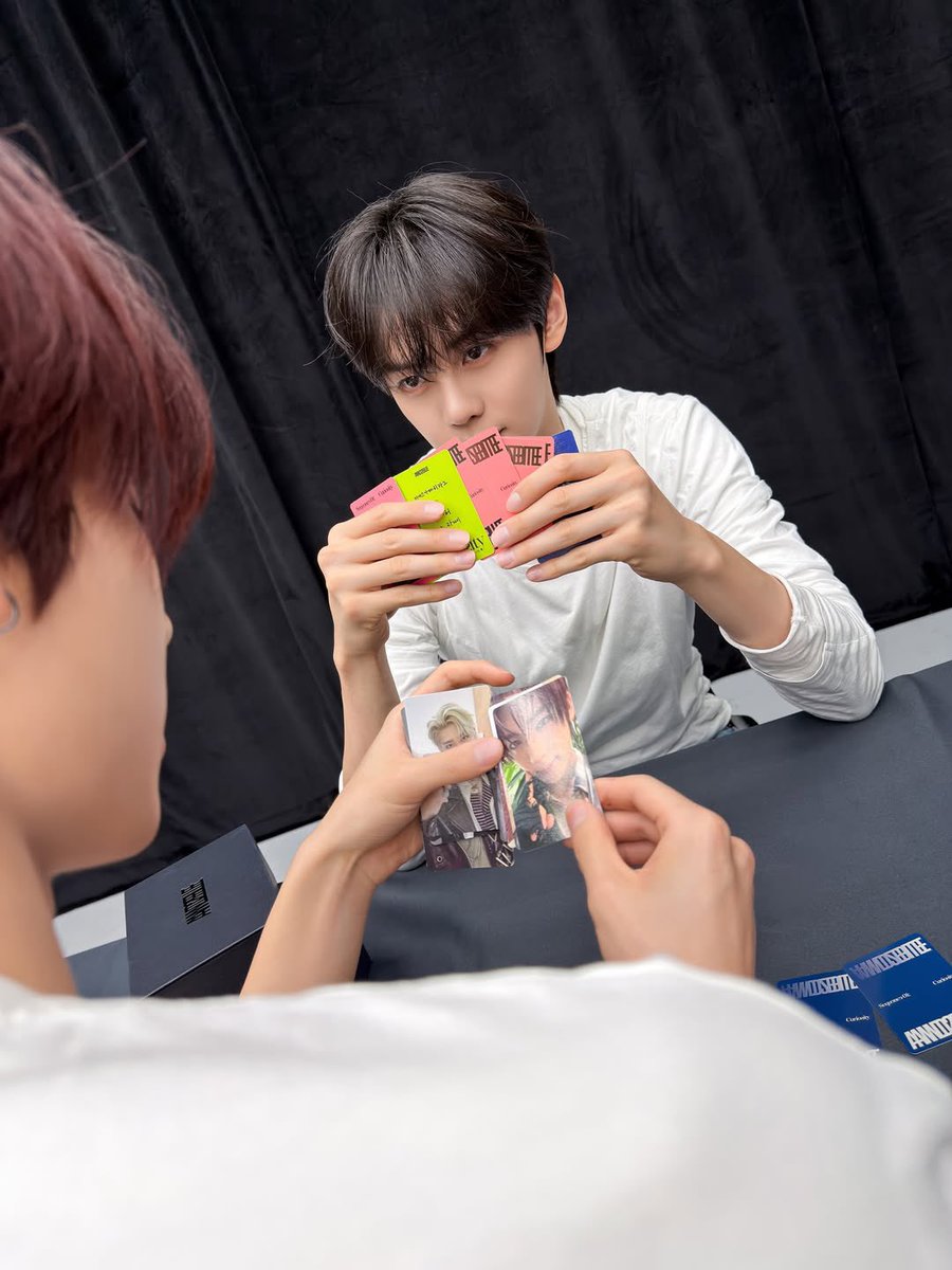 루니 tweet media