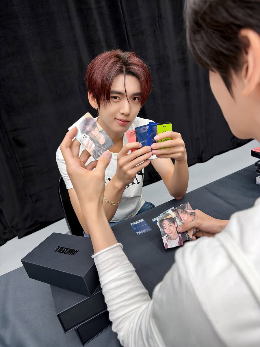 루니 tweet media