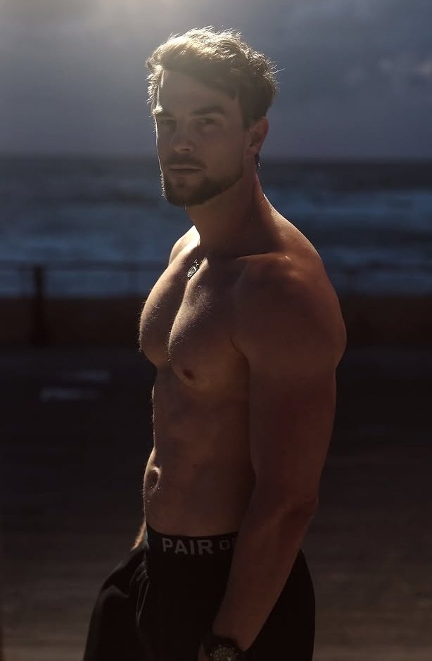 KolKaleb's tweet photo. #SeductiveSunday Body Is Fire 🔥🔥🔥 https://t.co/wf4WL2La6w