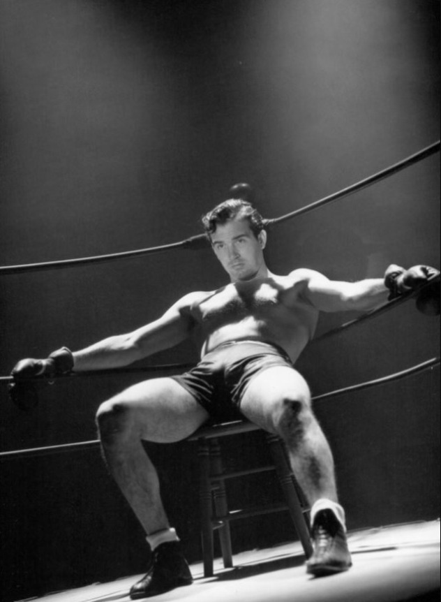 ClassicMovieDig's tweet photo. Birthday Remembrance for John Payne, here in a publicity photo for "Kid Nightingale" (1939). I've posted many photos of Mr. Payne through the years, and, based on likes, comments and responses, this is by far the most popular.
#BOTD https://t.co/tIvvZ8YQy8